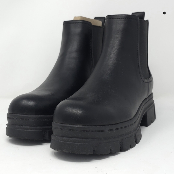 Nine West Shoes - Nine West Black Chunky Lug Chelsea Booties 7M